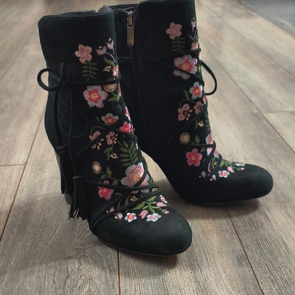 Sam Edelman Black Heeled Boots with Floral Embroidery